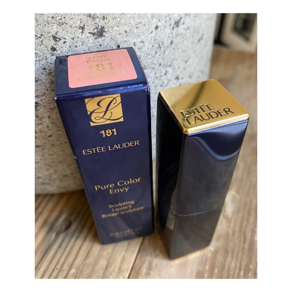 Estée Lauder • Pure Color Envy Lipstick • “Oblivious” - Picture 1 of 5
